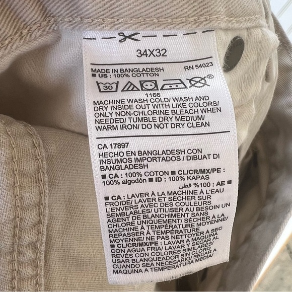 Old Navy slim size 34 x 32 jeans - Picture 6 of 6